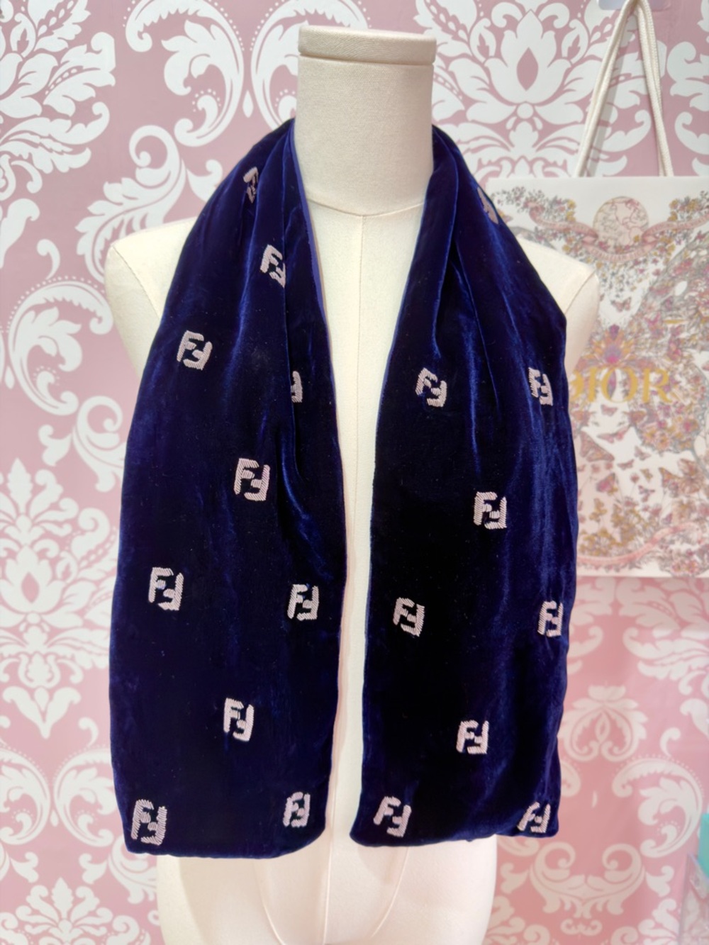 RARE Fendi Scarf Embroidered FF
Logo Velvet Silk Navy - Picture 2 of 6